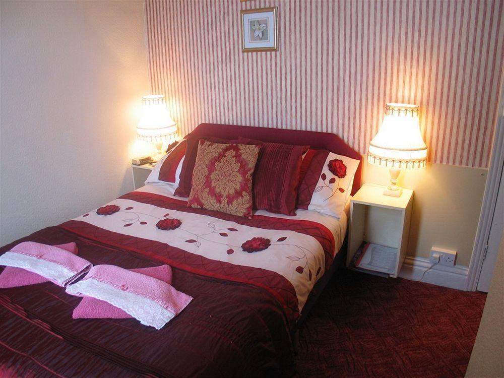 Kings Court Families & Couples Bed & Breakfast Blackpool Exterior photo
